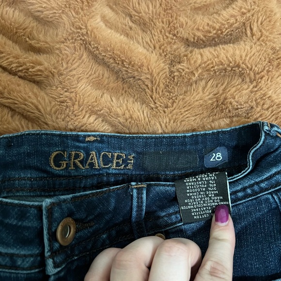 Grace in LA super flares - Picture 3 of 4